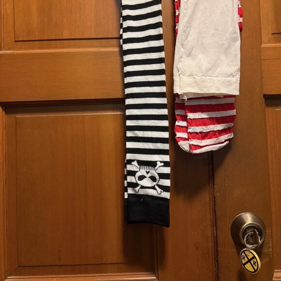 K.Bell Black&White Stripe Halloween SKULL&CROSS BONES Knee High Socks NWT(+ RED) - Picture 4 of 6